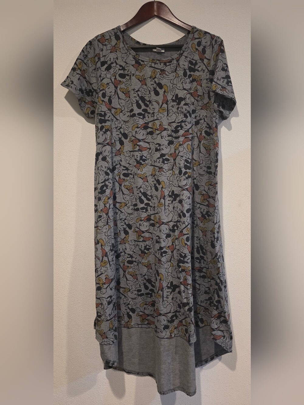 LuLaRoe Carly Dress Disney Mickey Mouse Graphic Sz Large Gray High Low